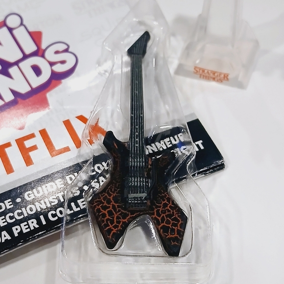 Zuru Mini Brands Netflix Stranger Things Mini Guitar - Picture 2 of 6